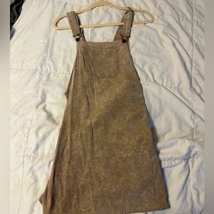 Sadie & Sage overall dress with front pocket. Size XS